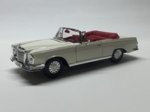 Mercedes-Benz 280 SEb - 1:18